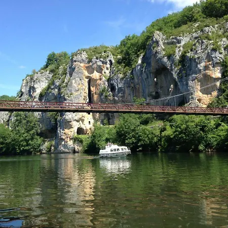 Bajouve Homestay szállás *