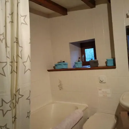 Bajouve Homestay szállás *